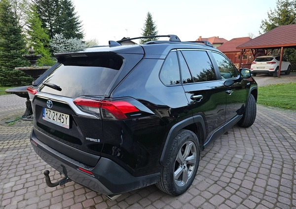 Toyota RAV4 cena 135000 przebieg: 68000, rok produkcji 2020 z Rzeszów małe 29